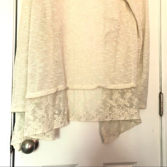 Ivory / cream hooded cardigan with lace trim - Picture 3 of 4